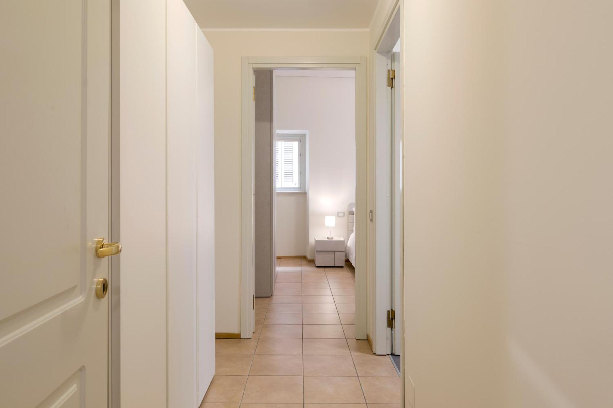 Domus Apartments Como - By Relais Di Giada Bagian luar foto