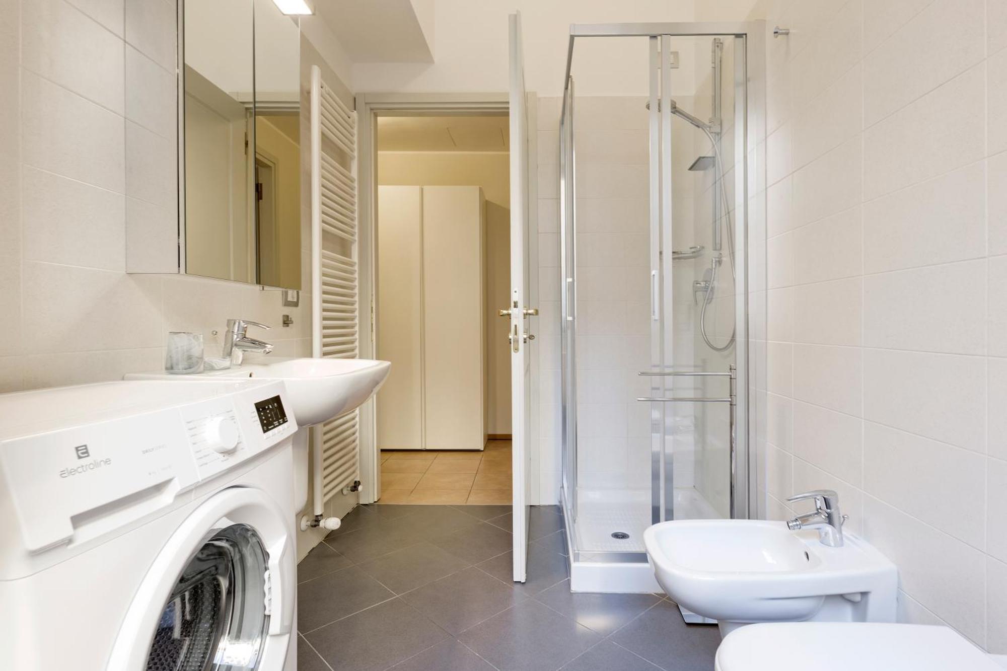 Domus Apartments Como - By Relais Di Giada Bagian luar foto